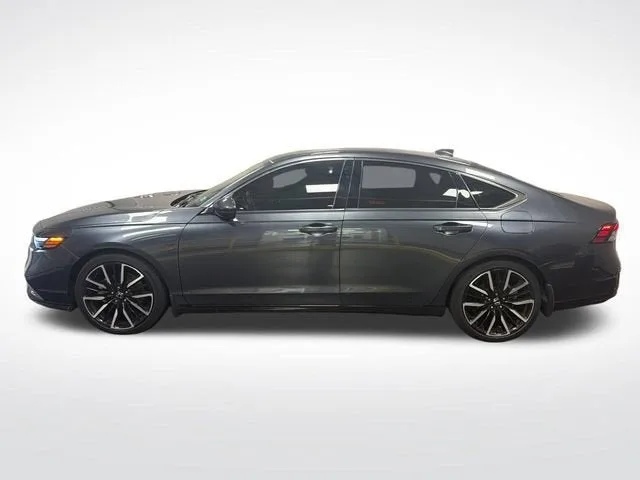 2023 Honda Accord Hybrid Touring photo 2