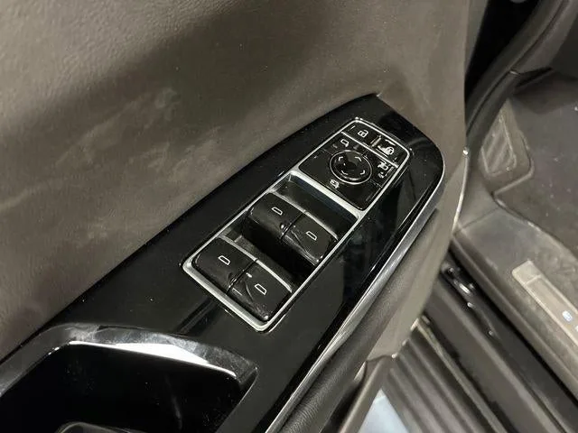 2025 Cadillac Escalade Sport photo 11