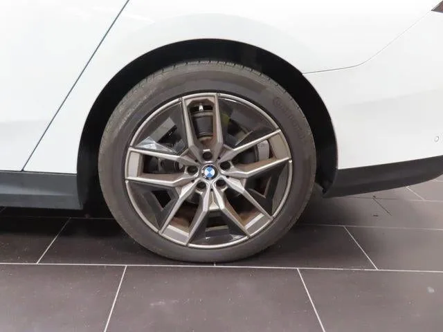 2026 BMW 5 Series 530i photo 14