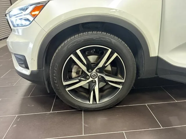 2019 Volvo XC40 R-Design photo 28