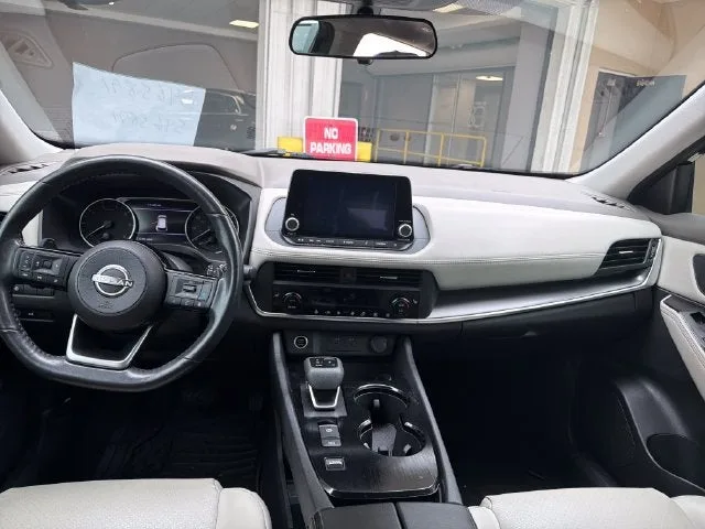 2023 Nissan Rogue SV photo 12