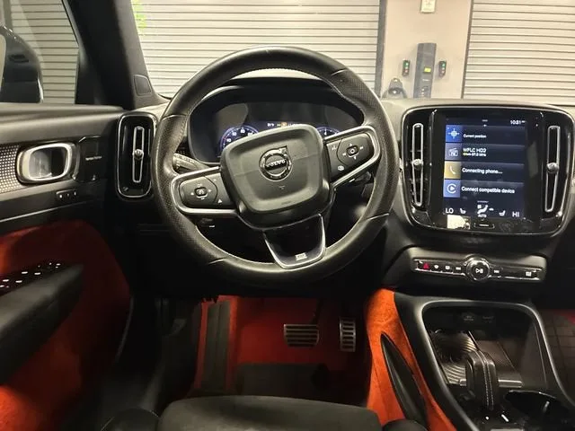 2019 Volvo XC40 R-Design photo 13
