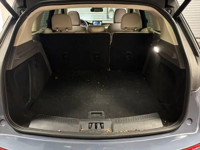 2022 Lincoln Corsair Standard photo 23