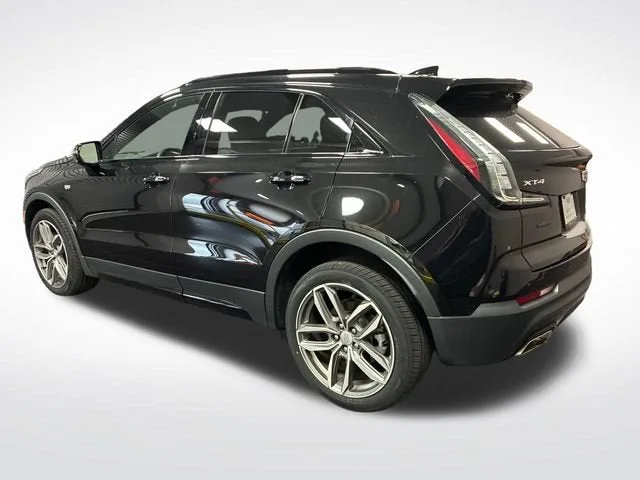 2023 Cadillac XT4 Sport photo 3