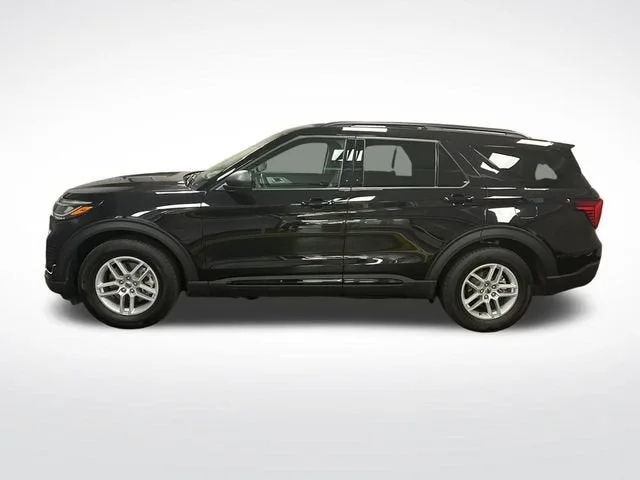 2026 Ford Explorer Active w/100A Pkg photo 2