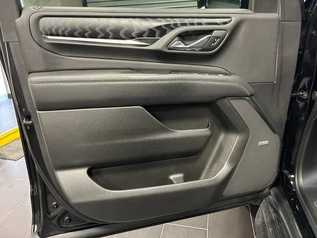 2024 GMC Yukon XL Denali photo 10