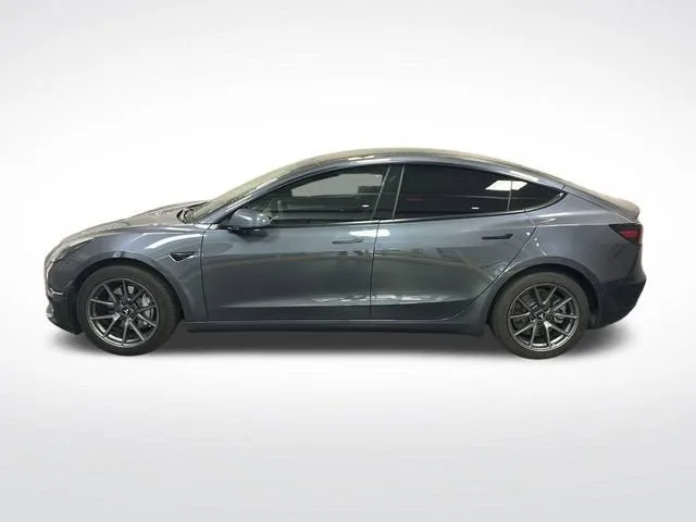 2022 Tesla Model 3 Base photo 2