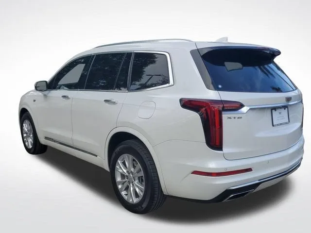 2024 Cadillac XT6 Luxury photo 2