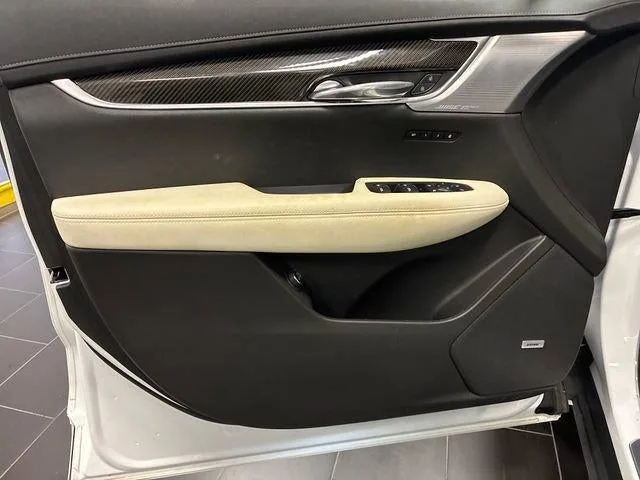 2023 Cadillac XT6 Sport photo 10
