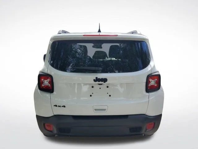 2023 Jeep Renegade Altitude photo 3