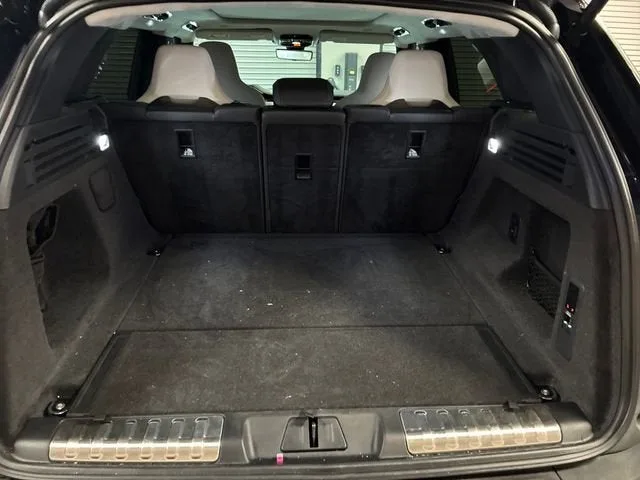2025 Land Rover Range Rover Sport SV Edition Two photo 24