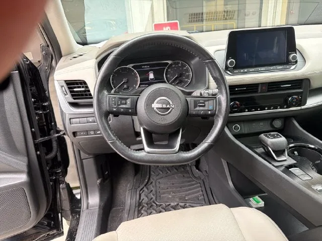 2023 Nissan Rogue SV photo 13