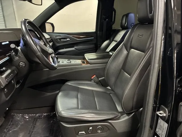 2022 Cadillac Escalade ESV Luxury photo 9