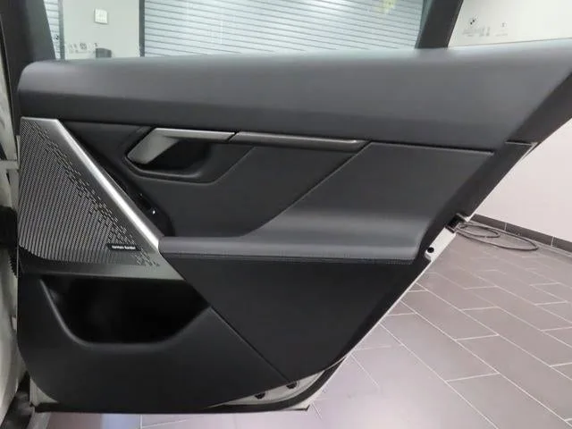 2026 BMW 5 Series 530i photo 11