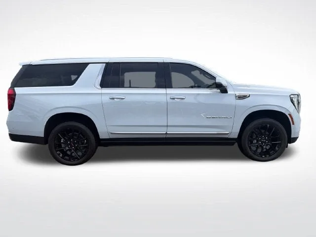 2026 GMC Yukon XL Denali photo 6