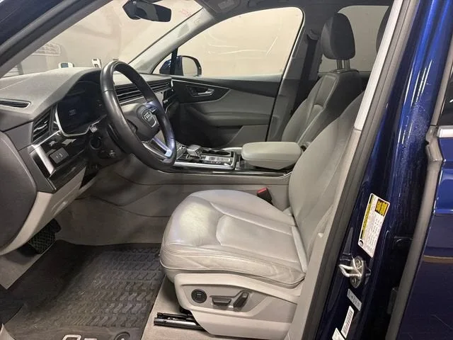 2022 Audi Q7 Premium Plus photo 9