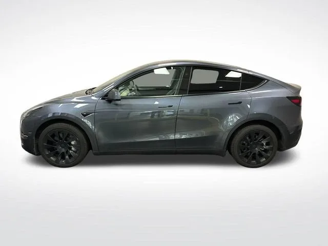 2023 Tesla Model Y Long Range photo 2