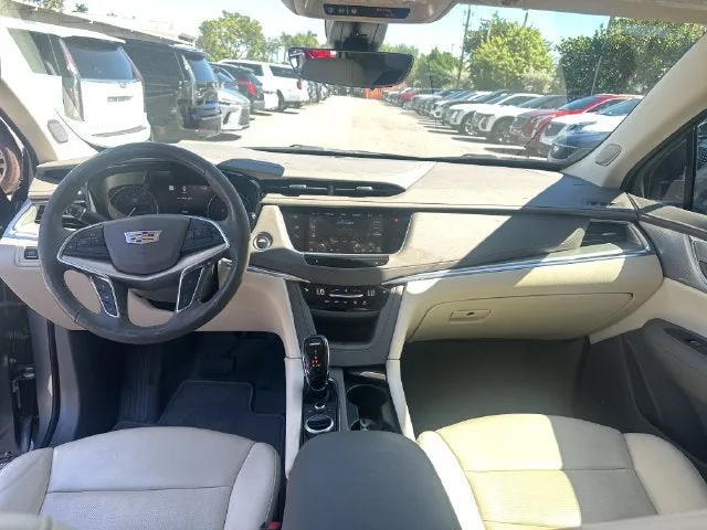 2023 Cadillac XT5 FWD Premium Luxury photo 12