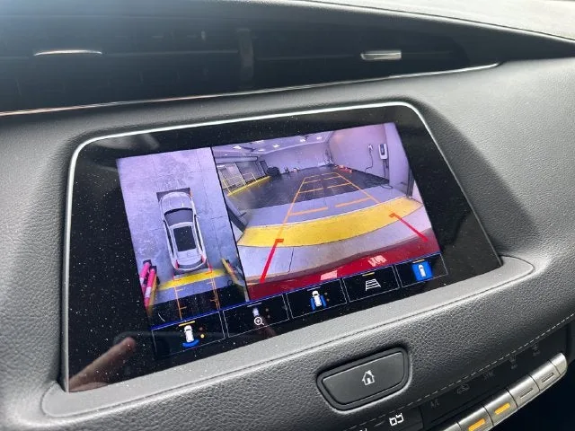 2022 Cadillac XT4 FWD Premium Luxury photo 21