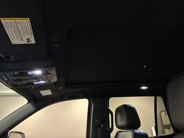 2024 GMC Yukon Denali photo 22