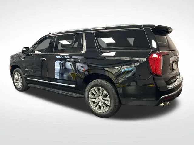 2024 GMC Yukon XL Denali photo 3