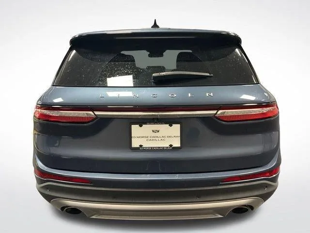 2022 Lincoln Corsair Standard photo 4