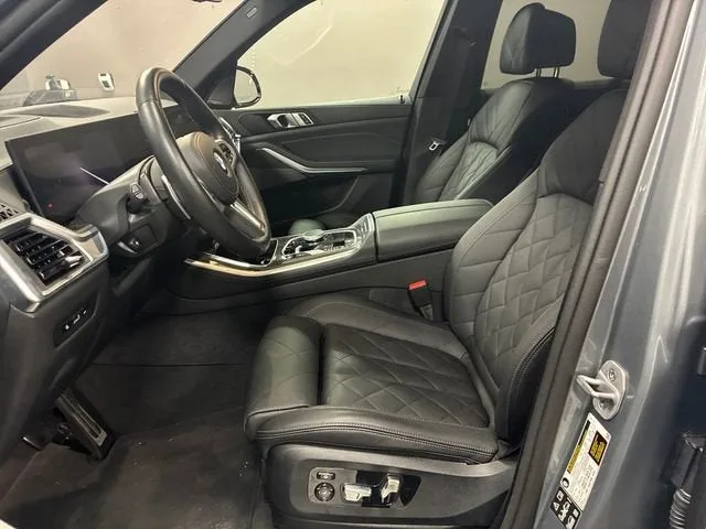 2026 BMW X5 M60i photo 9