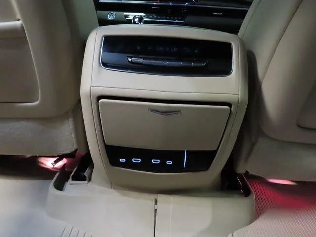 2024 Cadillac Escalade Premium Luxury photo 26