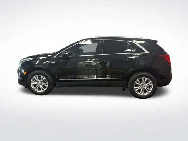 2024 Cadillac XT5 Luxury photo 2