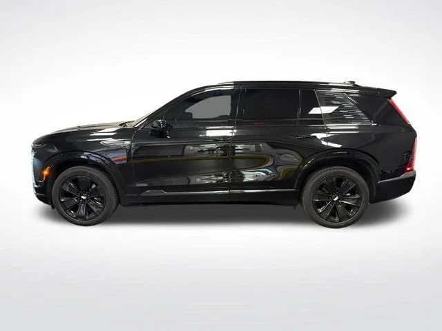 2026 Cadillac VISTIQ Sport photo 2
