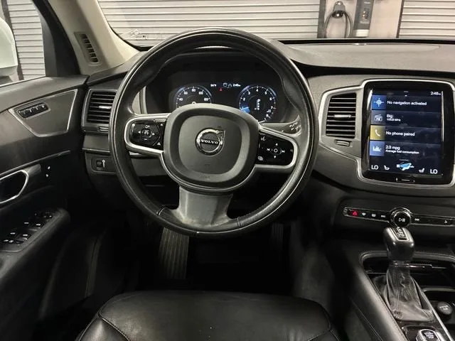2020 Volvo XC90 Momentum photo 13