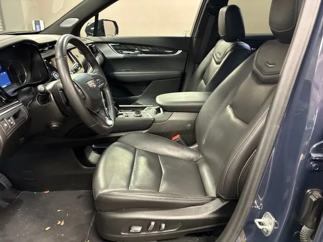 2025 Cadillac XT6 Premium Luxury photo 8