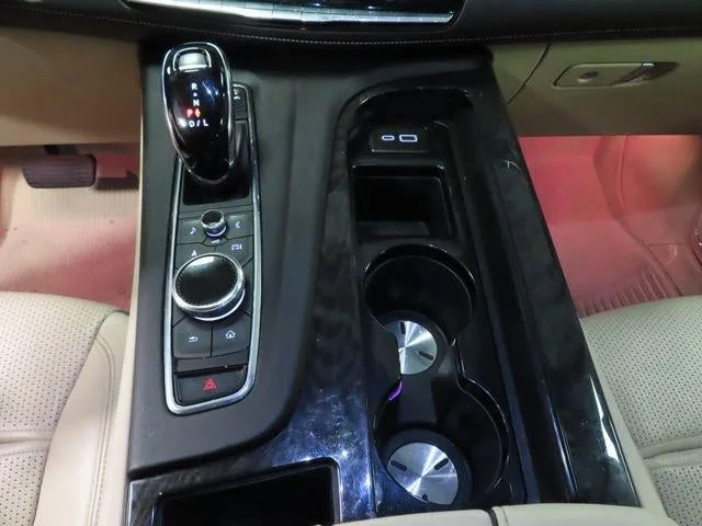 2024 Cadillac Escalade Premium Luxury photo 24