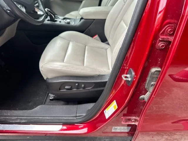 2022 Cadillac XT4 FWD Premium Luxury photo 9