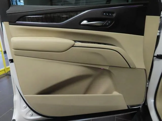 2024 Cadillac Escalade Premium Luxury photo 9