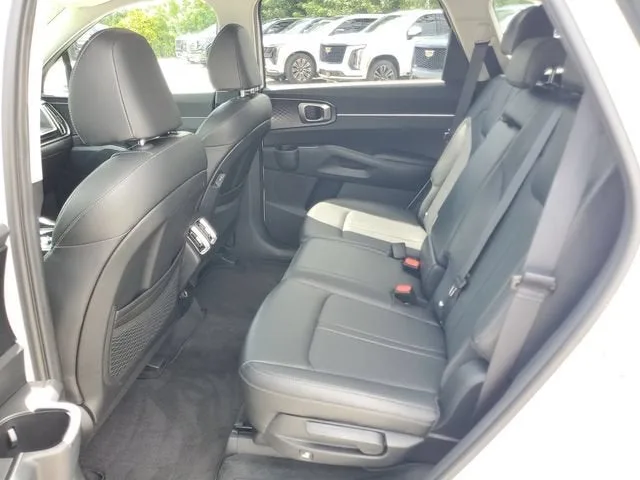 2024 Kia Sorento S photo 10