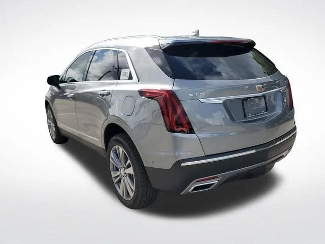 2026 Cadillac XT5 Premium Luxury photo 2