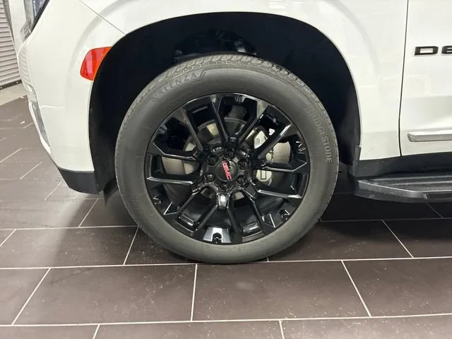 2024 GMC Yukon Denali photo 28