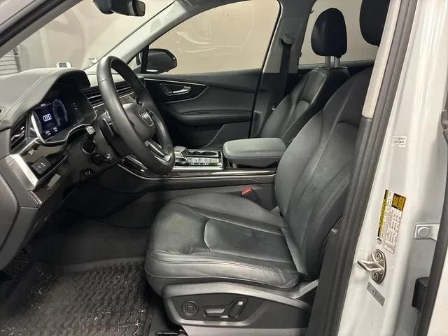 2023 Audi Q7 Premium Plus photo 9