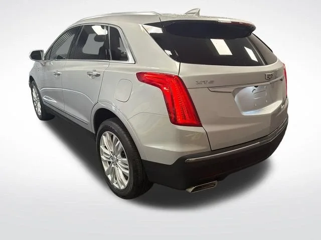 2019 Cadillac XT5 Premium Luxury FWD photo 3