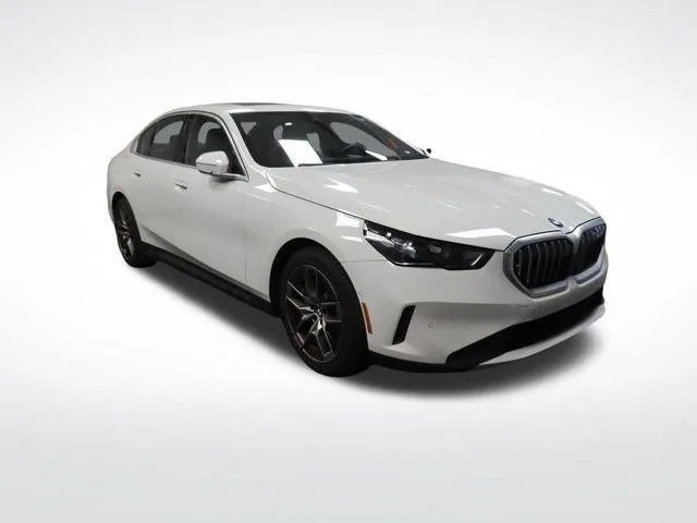 2026 BMW 5 Series 530i photo 7