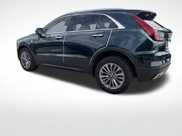 2025 Cadillac XT4 Premium Luxury photo 3