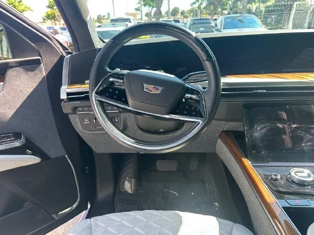 2025 Cadillac Escalade ESV Sport Platinum photo 13