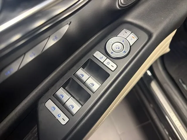 2022 Genesis GV80 Base photo 11