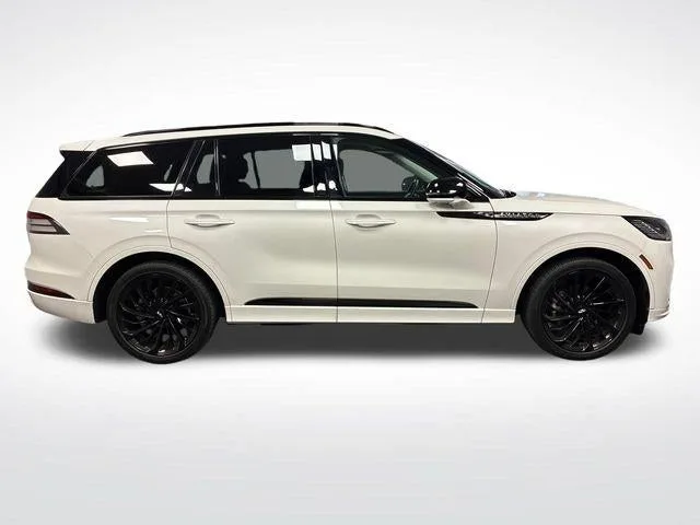 2025 Lincoln Aviator Reserve photo 37