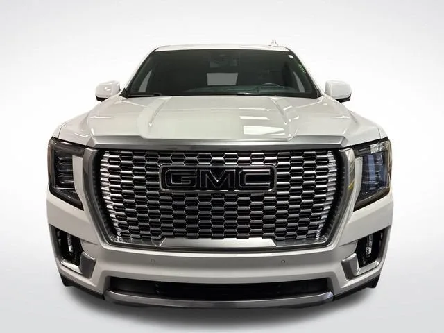 2024 GMC Yukon Denali photo 8