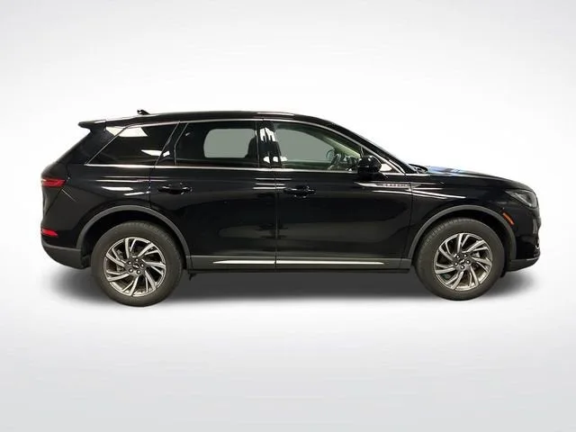 2023 Lincoln Corsair Standard photo 6