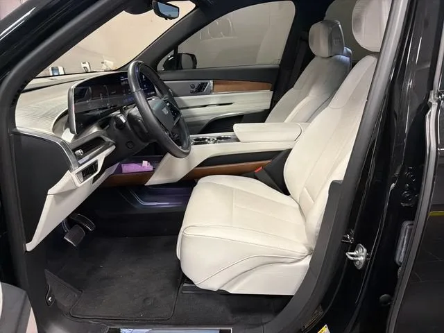 2026 Cadillac VISTIQ Sport photo 9