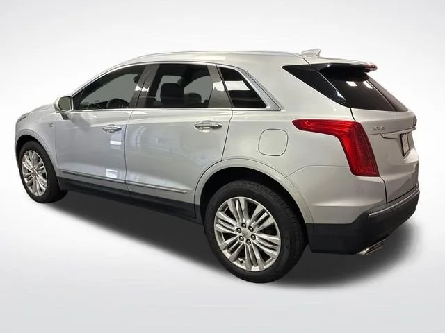 2019 Cadillac XT5 Premium Luxury FWD photo 3