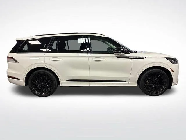 2025 Lincoln Aviator Reserve photo 6